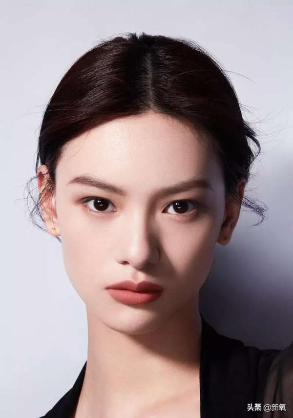 范冰冰接班人離開濾鏡一秒認不出,魚頭泡餅臉如何自救? 范冰冰接班人離開濾鏡一秒認不出,魚頭泡餅臉如何自救?