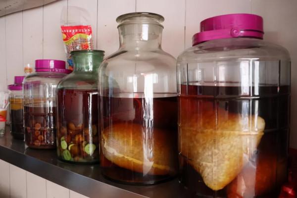 酒變蛇的“洗澡水”?毒蛇泡酒一年,開瓶後竄出咬人,這是為何? 酒變蛇的“洗澡水”?毒蛇泡酒一年,開瓶後竄出咬人,這是為何?