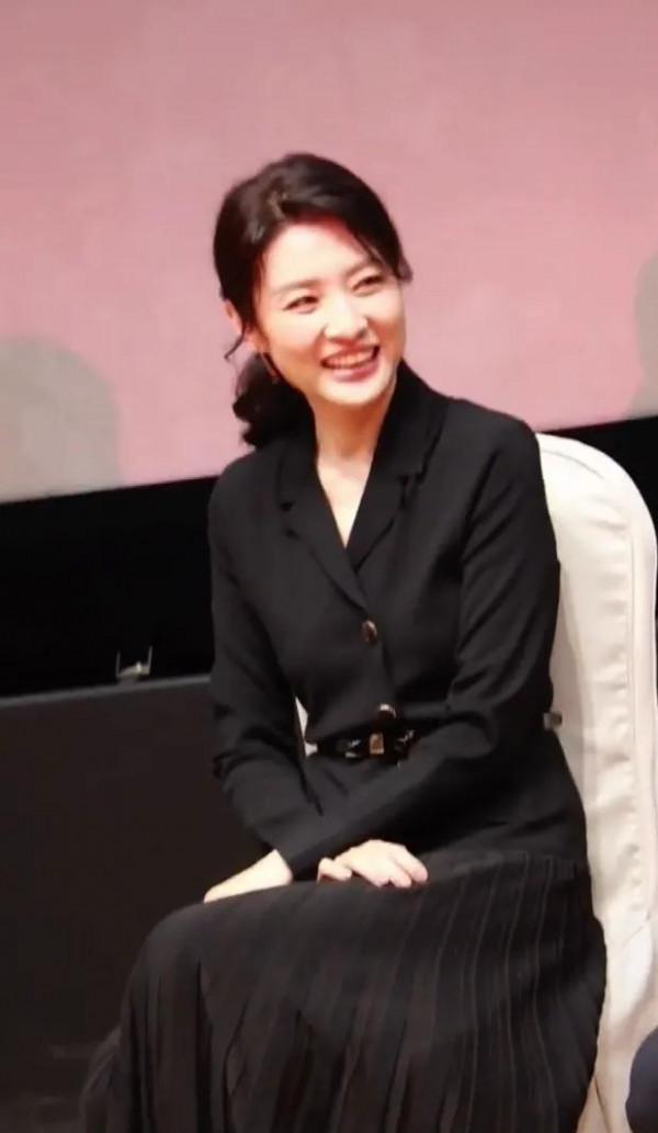 周濤：成熟大氣，溫柔端莊，有著中國女性的古典美
