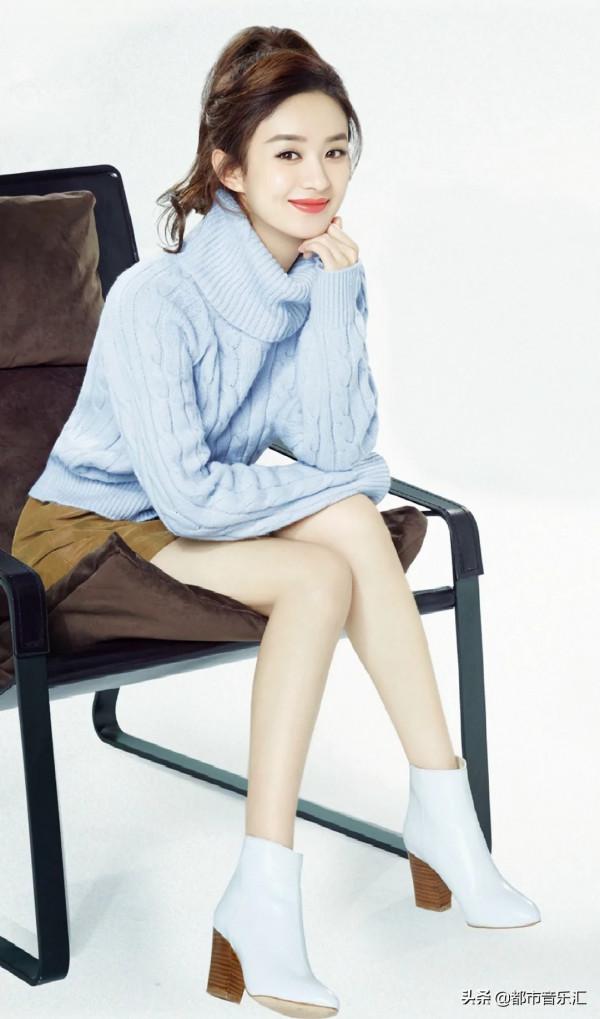 趙麗穎衣著簡樸自信大方，五官跟現在一樣沒變化