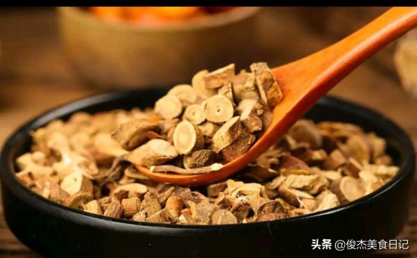 大廚詳細教給你廚房四十多種常用香料知識和用處,建議收藏學習 大廚詳細教給你廚房四十多種常用香料知識和用處,建議收藏學習