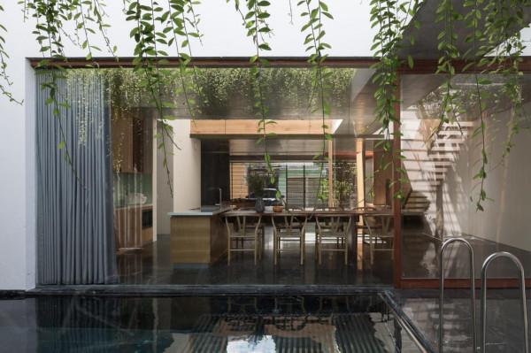 277㎡越南住宅：公共空間為核心，自由地穿插泳池、樹木和花園