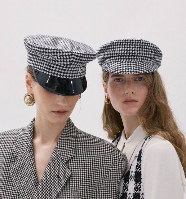 會戴“帽子”的女性才是時髦精，學會這2招，輕鬆擺脫土氣感