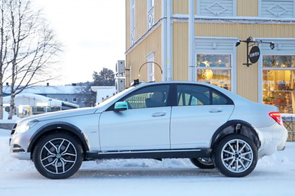 賓士新車真怪異，汽油MINI再續命