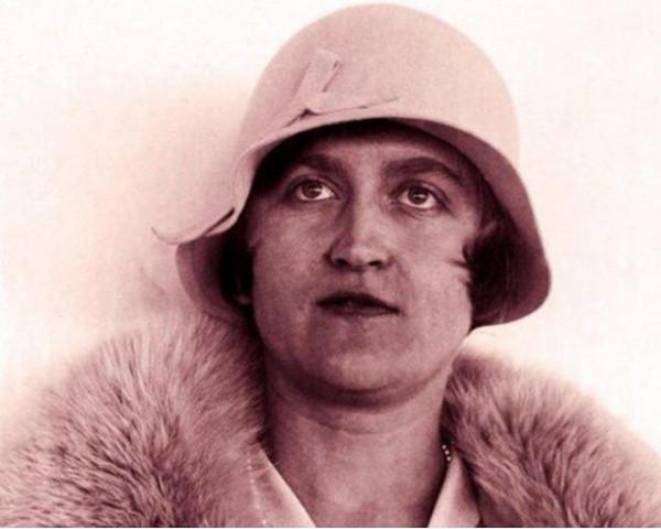 美國“骨灰級”宅女：宅家80年，104歲離世，親人為遺產鬧上法庭