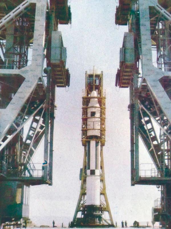 上得去,回得來——中國第一顆返回式衛星誕生記 上得去,回得來——中國第一顆返回式衛星誕生記