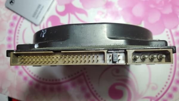 稀奇！20多年前的硬碟拆解