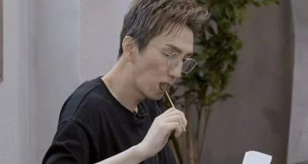 看了《披哥》哥哥們“煉獄式”的自律,我默默吐出了嘴裡的夜宵 看了《披哥》哥哥們“煉獄式”的自律,我默默吐出了嘴裡的夜宵