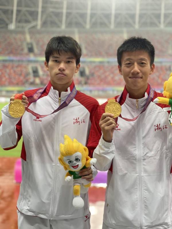 戴著金牌回家過中秋，這是浙江足球人拓荒20年最好的回報