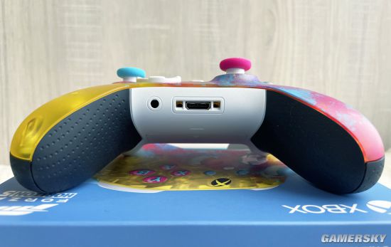 粉末煙花 遊民開箱《極限競速:地平線5》限量手柄 粉末煙花 遊民開箱《極限競速:地平線5》限量手柄