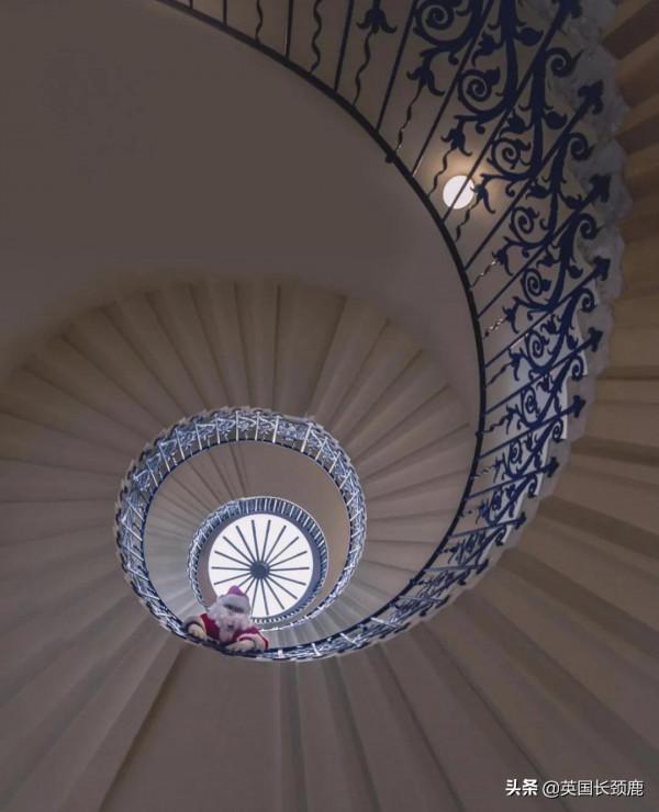 從前有一個聖誕老人，他來到倫敦度過了一個難忘的聖誕節