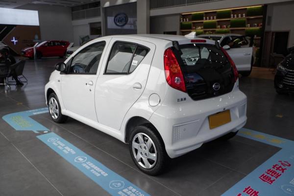 6萬多就能開走，續航305km，比亞迪e1如何？