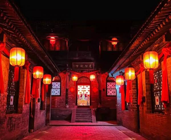 來，來，來，喬家大院景區過大年啦