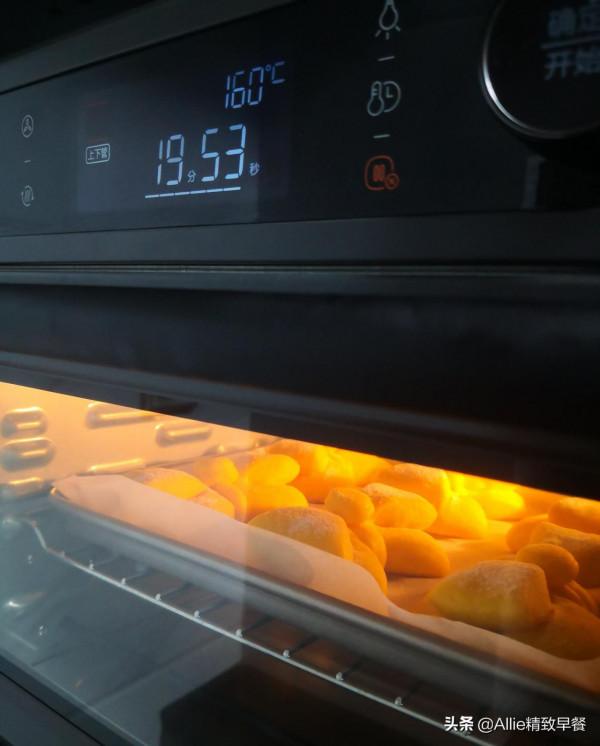 用南瓜做蝴蝶結麵食，有詳細圖解，治癒挑食的女寶寶，寶媽學起來