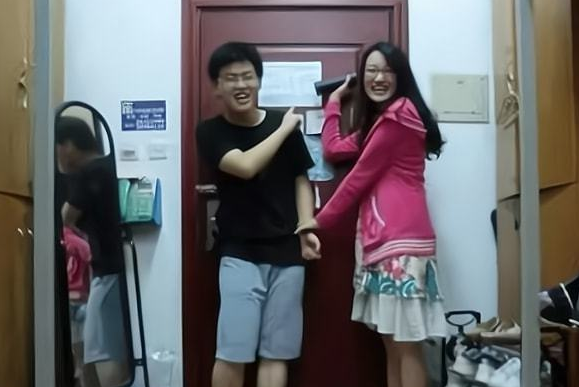 河南有所大學試行“男女混住”，校方出面解釋，女方家長不必擔憂