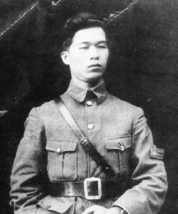 1931年蔣介石秘密槍殺一人，宋慶齡竟罕見勃然大怒，掀翻蔣府桌子