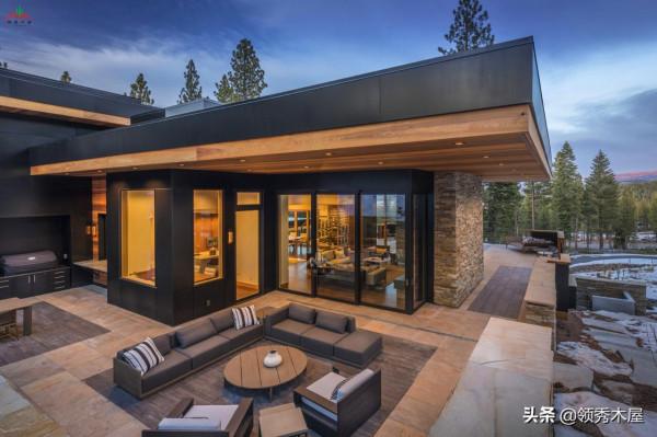 用硬木和毛石相互搭配裝飾出來的木別墅才是真正的現代風格木別墅