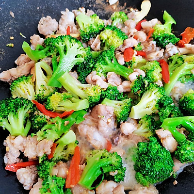 健康美味減脂餐.西蘭花炒雞腿,寒冷冬日裡必備哦 健康美味減脂餐.西蘭花炒雞腿,寒冷冬日裡必備哦