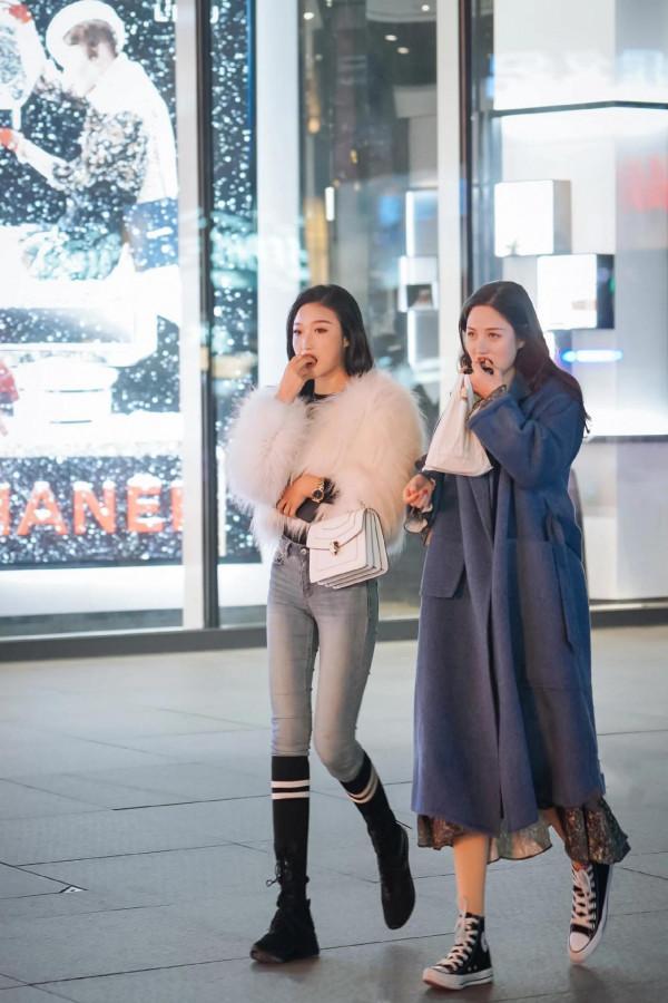 看街拍 學穿搭:12組高顏值閨蜜秋冬穿搭示範 看街拍 學穿搭:12組高顏值閨蜜秋冬穿搭示範