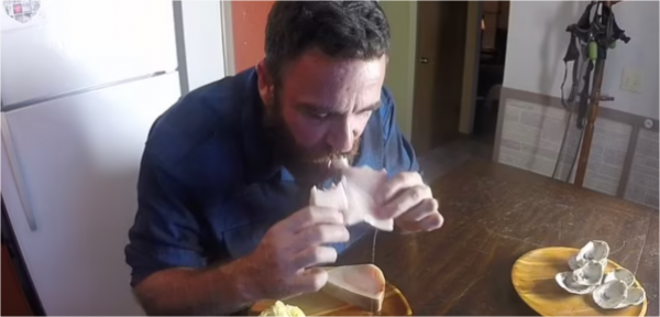 轉載:外國男子吃了3年生肉,羊眼羊腦也生吃,現在身體怎麼樣了? 轉載:外國男子吃了3年生肉,羊眼羊腦也生吃,現在身體怎麼樣了?