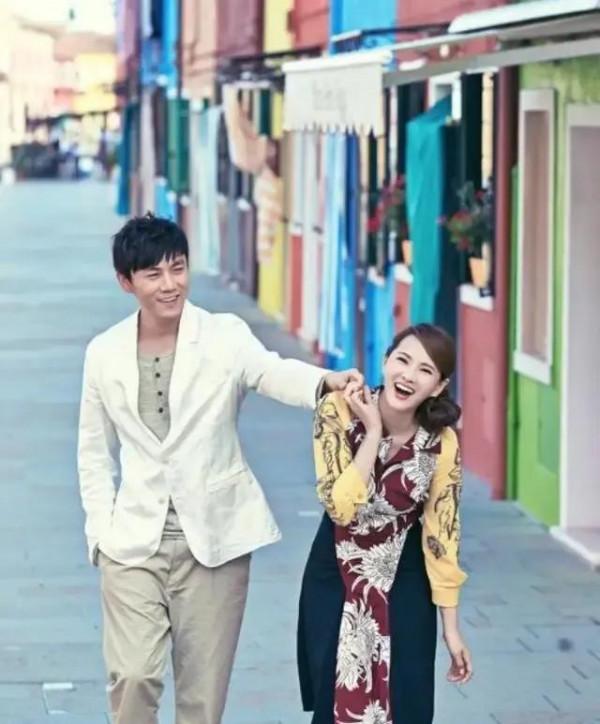 姐弟戀到底有多香，這4位嫁給“小丈夫”的女星，個個都是倒貼