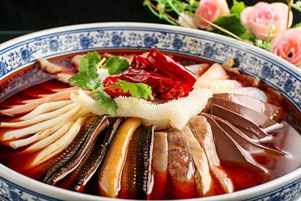 在川菜館吃飯，這6道菜一定要點，個個精品