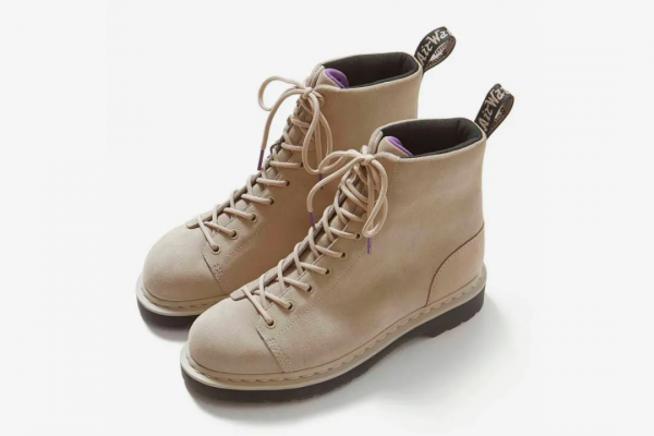 瘋狂聯名的 Dr.martens,復古鞋靴流行化後的穿搭為何這麼討喜? 瘋狂聯名的 Dr.martens,復古鞋靴流行化後的穿搭為何這麼討喜?