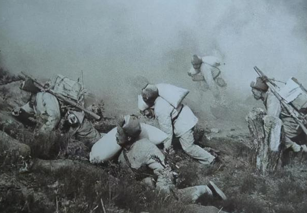 抗美援朝,捐款金額可買3710架飛機,霍英東每天只睡幾個小時運貨 抗美援朝,捐款金額可買3710架飛機,霍英東每天只睡幾個小時運貨