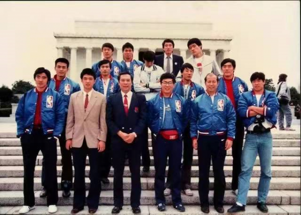 少帥李亞光：曾被譽為神射手，率領女籃奪得奧運銀牌，人帥實力強