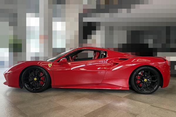 天價求好車！三年多的法拉利488Spider報價358萬，檢測師：奢侈