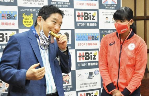 雙標!日本人金牌更換免費,其他國家選手自費,中國選手做法解氣 雙標!日本人金牌更換免費,其他國家選手自費,中國選手做法解氣