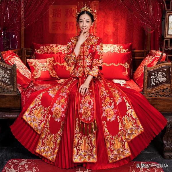 女孩穿著便服結婚，衣服上的吊牌都沒拆掉，網友知情後稱：淚目了