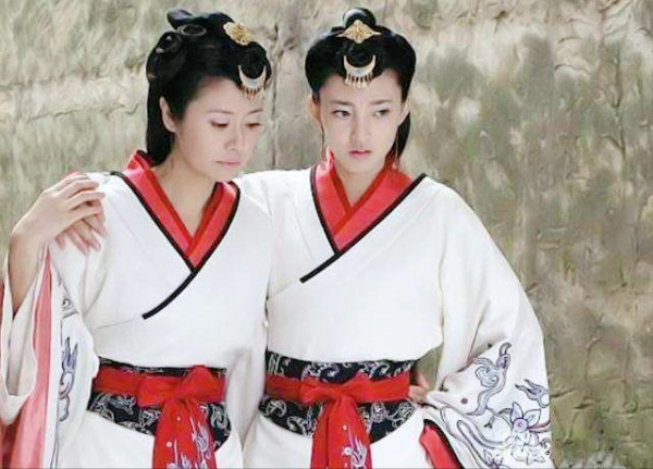 當女明星撞衫時，林心如次次都輸，52歲的陳紅卻贏了32歲的景甜