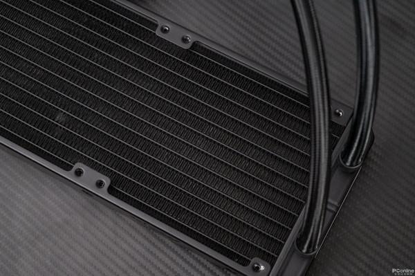 純黑靜音自帶螢幕，微星MEG CORELIQUID S360水冷散熱器圖賞