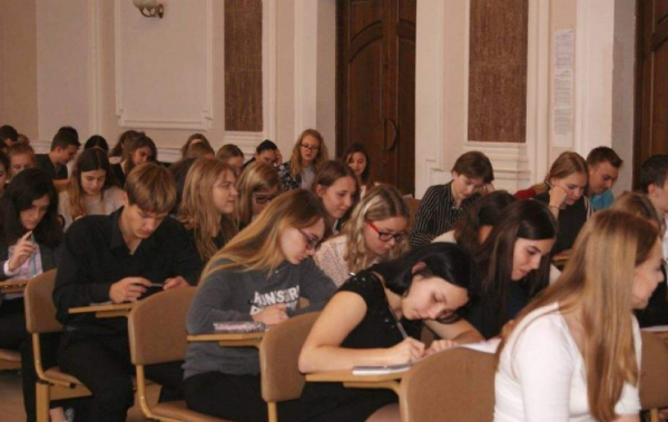 普京妻子有多美？曾被丈夫當成間諜，雖離婚卻對她仍鍾情一生