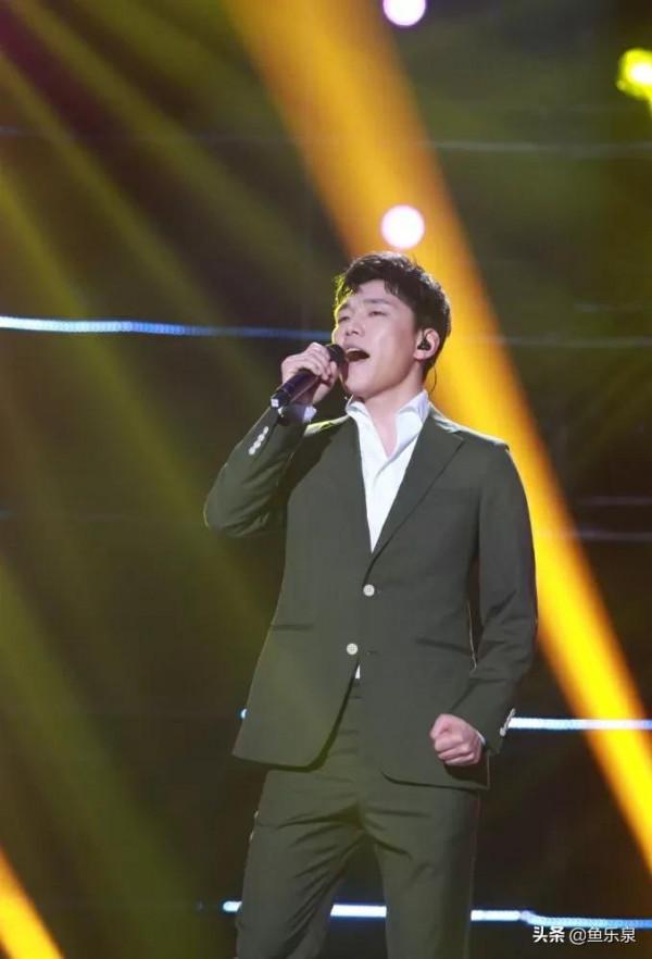 傲日其愣:從被校長羞辱的差生,逆襲到《星光大道》的年度總冠軍 傲日其愣:從被校長羞辱的差生,逆襲到《星光大道》的年度總冠軍