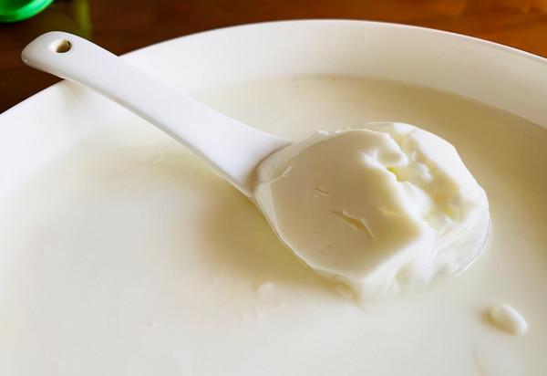 老年人摔一跤，究竟會發生什麼？50歲以上，3種食物要天天吃