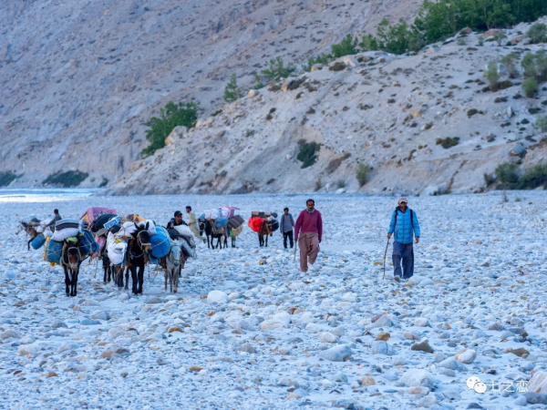 8407米！Antoine再創滑翔傘世界紀錄 無氧飛越布洛阿特峰