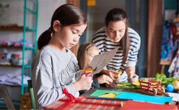 幼兒園的“新型攀比”正在蔓延,家長苦不堪言,孩子卻樂在其中 幼兒園的“新型攀比”正在蔓延,家長苦不堪言,孩子卻樂在其中