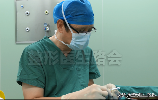 做假體隆鼻,整形醫生告訴你:術前、術中、術後,如何少走彎路 做假體隆鼻,整形醫生告訴你:術前、術中、術後,如何少走彎路