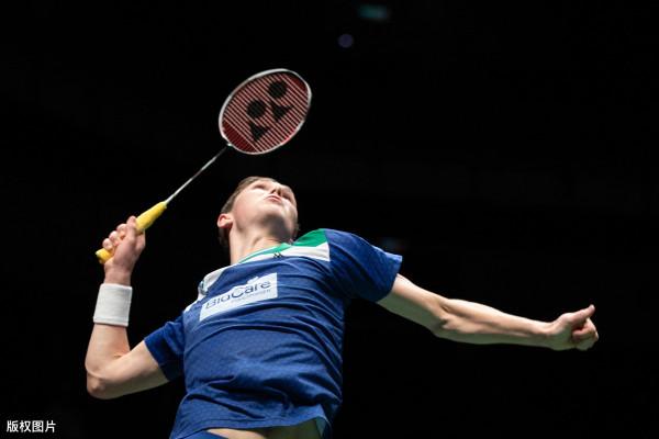 做好第一步架拍,為發力做好前期工作,才能打出有威脅性的正手球 做好第一步架拍,為發力做好前期工作,才能打出有威脅性的正手球