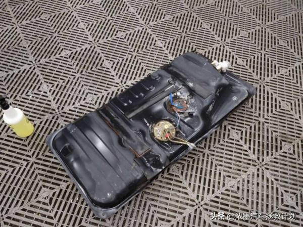 「縱橫四海」老夥計的重生之旅，一起暫別城市的方圓化身曠野的風