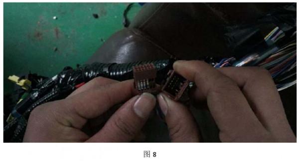 本田奧德賽儀表線束有水跡導致B-CAN通訊故障