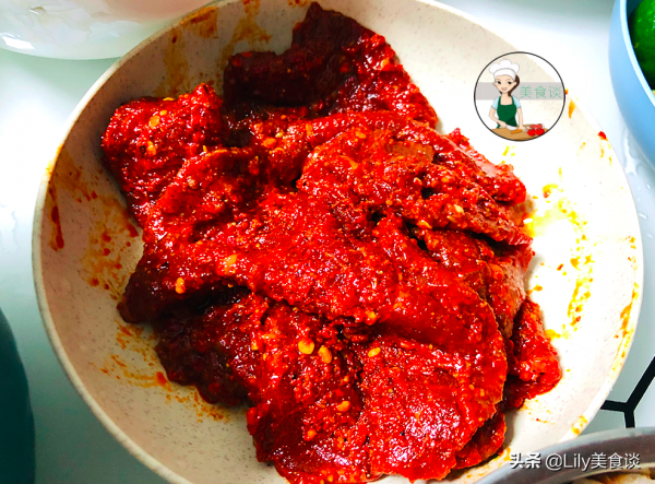 老公生日，媳婦用1個小時，準備了一桌子菜，老公：好感動對不起