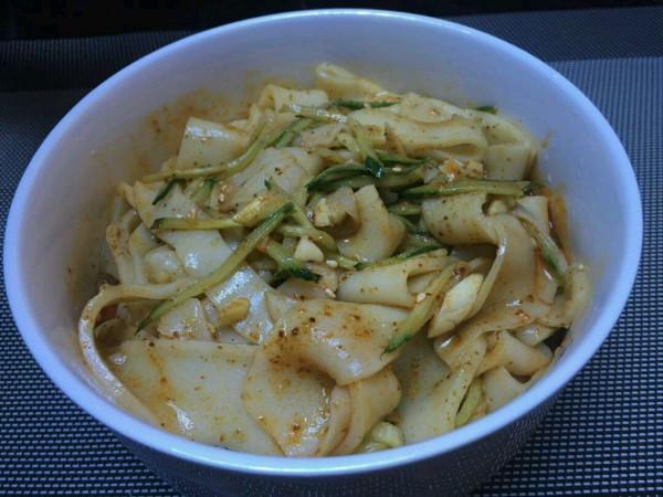 比帶湯的臊子面好吃,正宗老陝味道,好吃的紅油麵皮,5分鐘搞定 比帶湯的臊子面好吃,正宗老陝味道,好吃的紅油麵皮,5分鐘搞定