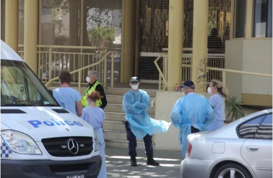 慘！澳洲妹子確診後被趕出男友家，被迫住車裡和帳篷，還被親人嫌棄