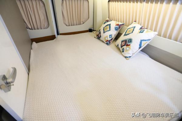 經濟實用油耗低,2.0T自動擋,福特新全順B型,新手入門級房車 經濟實用油耗低,2.0T自動擋,福特新全順B型,新手入門級房車