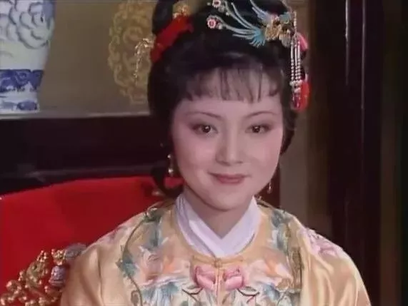 《紅樓夢》只知通靈寶玉?堪比珠寶展的大觀園,戴的珠寶大有來頭 《紅樓夢》只知通靈寶玉?堪比珠寶展的大觀園,戴的珠寶大有來頭