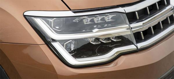 大塊頭也可以很好開！底盤、車機全新升級，試駕新款大眾途昂