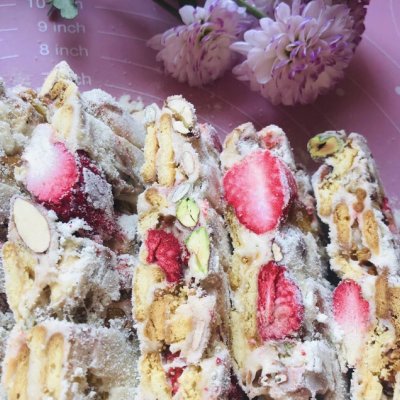 10分鐘出鍋的草莓雪花酥，鮮嫩又爽口